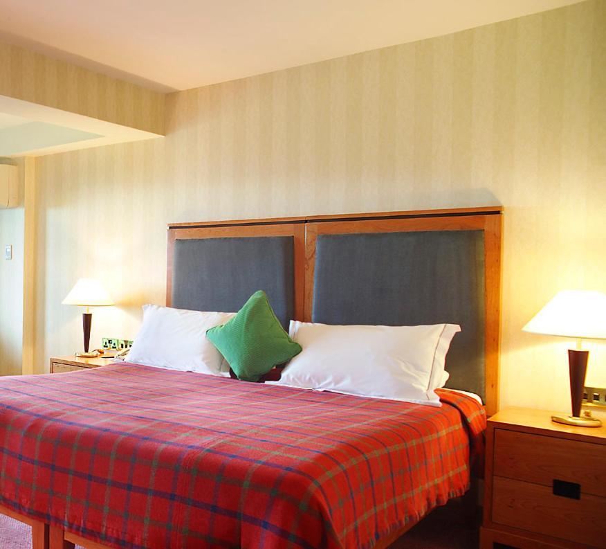 Aghadoe Heights Hotel & Spa Killarney Ngoại thất bức ảnh A bedroom at the hotel